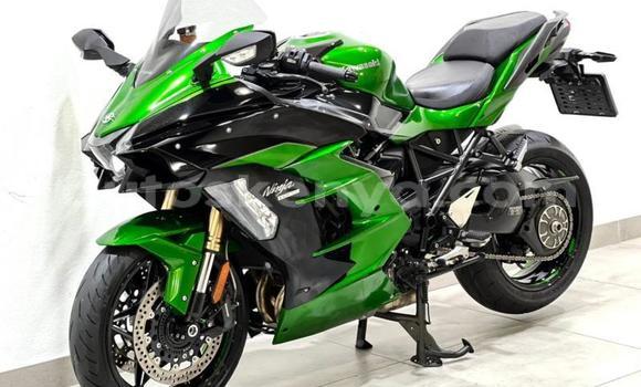 Nunua Ilio tumika Kawasaki H Kijani Bike ndani ya Nairobi nchini Nairobi Nunua Ilio tumika Kawasaki H Kijani Bike ndani ya Nairobi nchini Nairobi