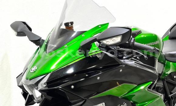 Nunua Ilio tumika Kawasaki H Kijani Bike ndani ya Nairobi nchini Nairobi Nunua Ilio tumika Kawasaki H Kijani Bike ndani ya Nairobi nchini Nairobi