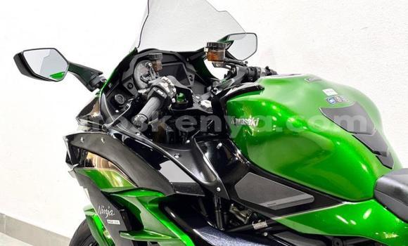 Nunua Ilio tumika Kawasaki H Kijani Bike ndani ya Nairobi nchini Nairobi Nunua Ilio tumika Kawasaki H Kijani Bike ndani ya Nairobi nchini Nairobi