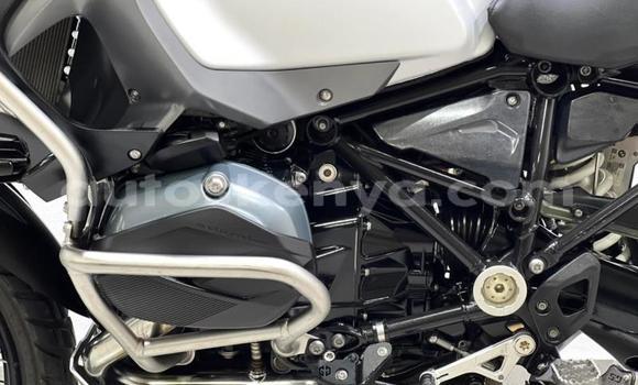 Nunua Ilio tumika BMW R1200GS Adventure Nyeusi Bike ndani ya Nairobi nchini Nairobi Nunua Ilio tumika BMW R1200GS Adventure Nyeusi Bike ndani ya Nairobi nchini Nairobi