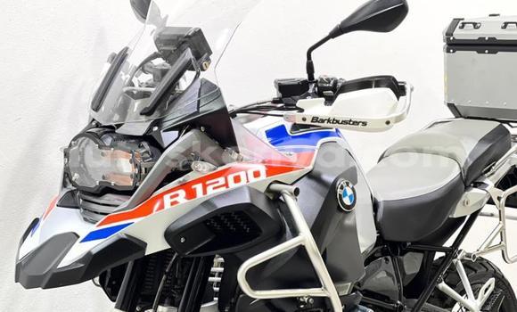 Nunua Ilio tumika BMW R1200GS Adventure Nyeusi Bike ndani ya Nairobi nchini Nairobi Nunua Ilio tumika BMW R1200GS Adventure Nyeusi Bike ndani ya Nairobi nchini Nairobi