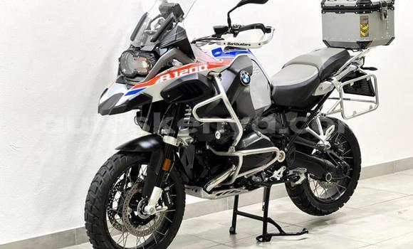 Nunua Ilio tumika BMW R1200GS Adventure Nyeusi Bike ndani ya Nairobi nchini Nairobi Nunua Ilio tumika BMW R1200GS Adventure Nyeusi Bike ndani ya Nairobi nchini Nairobi