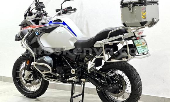 Nunua Ilio tumika BMW R1200GS Adventure Nyeusi Bike ndani ya Nairobi nchini Nairobi Nunua Ilio tumika BMW R1200GS Adventure Nyeusi Bike ndani ya Nairobi nchini Nairobi