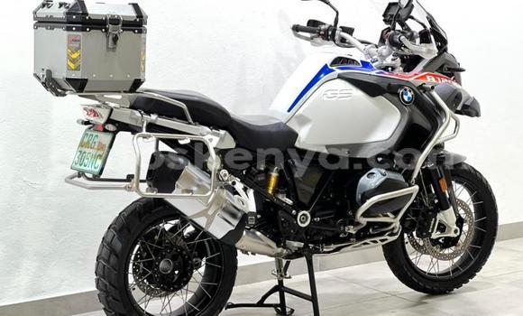 Nunua Ilio tumika BMW R1200GS Adventure Nyeusi Bike ndani ya Nairobi nchini Nairobi Nunua Ilio tumika BMW R1200GS Adventure Nyeusi Bike ndani ya Nairobi nchini Nairobi
