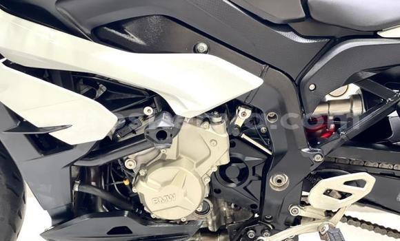 Nunua Ilio tumika BMW S 1000 Nyingine Bike ndani ya Mombasa nchini Kenya ya Pwani Nunua Ilio tumika BMW S 1000 Nyingine Bike ndani ya Mombasa nchini Kenya ya Pwani