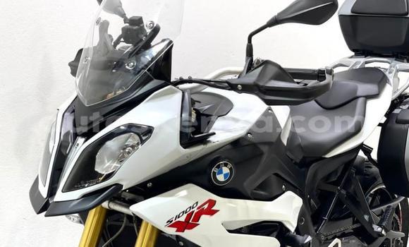 Nunua Ilio tumika BMW S 1000 Nyingine Bike ndani ya Mombasa nchini Kenya ya Pwani Nunua Ilio tumika BMW S 1000 Nyingine Bike ndani ya Mombasa nchini Kenya ya Pwani
