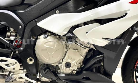 Nunua Ilio tumika BMW S 1000 Nyingine Bike ndani ya Mombasa nchini Kenya ya Pwani Nunua Ilio tumika BMW S 1000 Nyingine Bike ndani ya Mombasa nchini Kenya ya Pwani