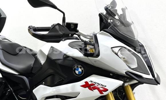 Nunua Ilio tumika BMW S 1000 Nyingine Bike ndani ya Mombasa nchini Kenya ya Pwani Nunua Ilio tumika BMW S 1000 Nyingine Bike ndani ya Mombasa nchini Kenya ya Pwani