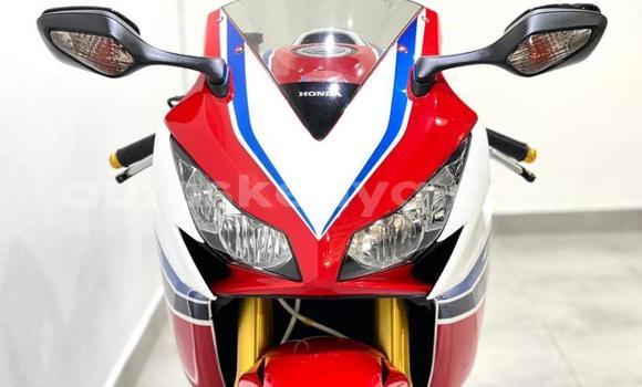 Nunua Ilio tumika Honda CBR 1000 RR Nyingine Bike ndani ya Mombasa nchini Kenya ya Pwani Nunua Ilio tumika Honda CBR 1000 RR Nyingine Bike ndani ya Mombasa nchini Kenya ya Pwani