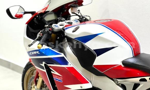 Nunua Ilio tumika Honda CBR 1000 RR Nyingine Bike ndani ya Mombasa nchini Kenya ya Pwani Nunua Ilio tumika Honda CBR 1000 RR Nyingine Bike ndani ya Mombasa nchini Kenya ya Pwani