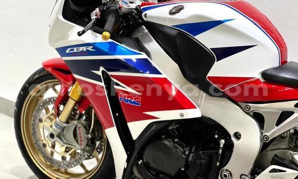 Nunua Ilio tumika Honda CBR 1000 RR Nyingine Bike ndani ya Mombasa nchini Kenya ya Pwani Nunua Ilio tumika Honda CBR 1000 RR Nyingine Bike ndani ya Mombasa nchini Kenya ya Pwani