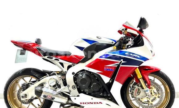 Nunua Ilio tumika Honda CBR 1000 RR Nyingine Bike ndani ya Mombasa nchini Kenya ya Pwani Nunua Ilio tumika Honda CBR 1000 RR Nyingine Bike ndani ya Mombasa nchini Kenya ya Pwani