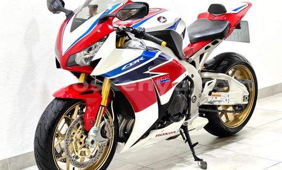 Nunua Ilio tumika Honda CBR 1000 RR Nyingine Bike ndani ya Mombasa nchini Kenya ya Pwani Nunua Ilio tumika Honda CBR 1000 RR Nyingine Bike ndani ya Mombasa nchini Kenya ya Pwani
