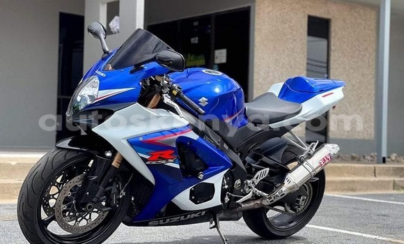 Buy Used Suzuki GSX Green Bike in Garissa in Northeast Kenya Buy Used Suzuki GSX Green Bike in Garissa in Northeast Kenya