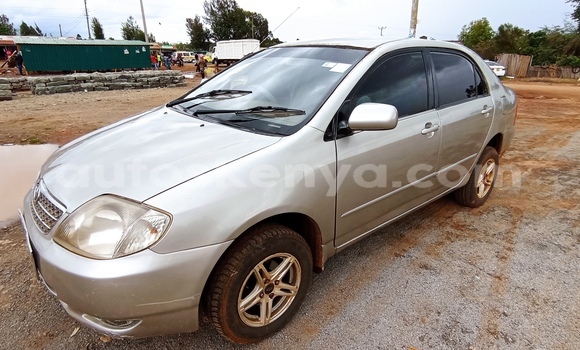 Nunua Ilio tumika Toyota Corolla Fedha Gari ndani ya Eldoret nchini Bonde la Ufafanuzi