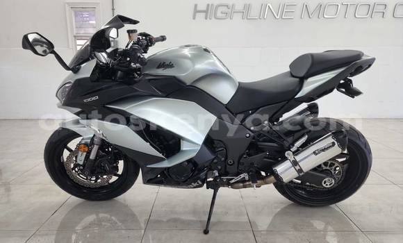 Nunua Ilio tumika Kasinski CRZ Nyeupe Bike ndani ya Bura nchini Kaskazini Mashariki mwa Kenya