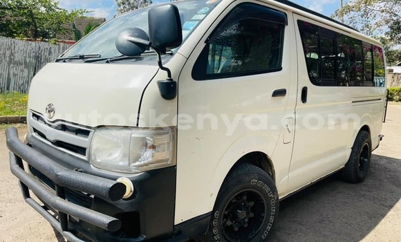 Oofamaa Toyota Hiace White Makiinaa iti Nairobi keessatti Nairobi keessatti Oofamaa Toyota Hiace White Makiinaa iti Nairobi keessatti Nairobi keessatti