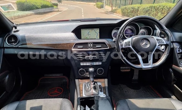 Oofamaa Mercedes-Benz C-Classe Red Makiinaa iti Nairobi keessatti Nairobi keessatti Oofamaa Mercedes-Benz C-Classe Red Makiinaa iti Nairobi keessatti Nairobi keessatti