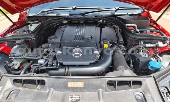 Oofamaa Mercedes-Benz C-Classe Red Makiinaa iti Nairobi keessatti Nairobi keessatti Oofamaa Mercedes-Benz C-Classe Red Makiinaa iti Nairobi keessatti Nairobi keessatti