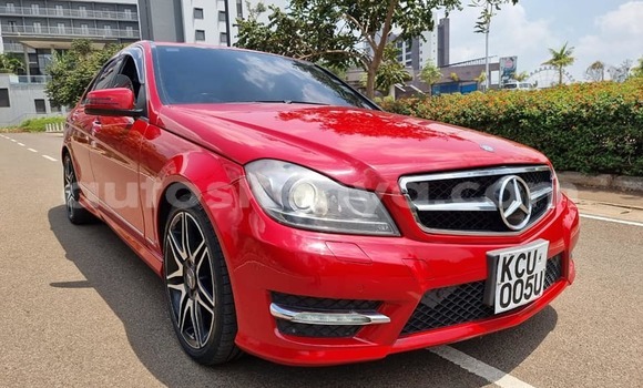 Oofamaa Mercedes-Benz C-Classe Red Makiinaa iti Nairobi keessatti Nairobi keessatti Oofamaa Mercedes-Benz C-Classe Red Makiinaa iti Nairobi keessatti Nairobi keessatti