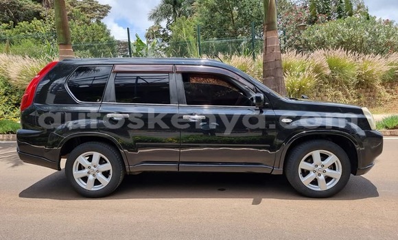 Oofamaa Nissan X–Trail Black Makiinaa iti Nairobi keessatti Nairobi keessatti