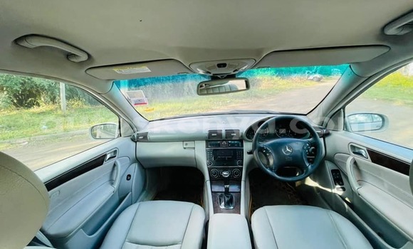 Oofamaa Mercedes‒Benz C–Class Silver Makiinaa iti Nairobi keessatti Nairobi keessatti Oofamaa Mercedes‒Benz C–Class Silver Makiinaa iti Nairobi keessatti Nairobi keessatti