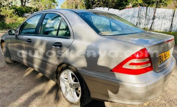 Oofamaa Mercedes‒Benz C–Class Silver Makiinaa iti Nairobi keessatti Nairobi keessatti Oofamaa Mercedes‒Benz C–Class Silver Makiinaa iti Nairobi keessatti Nairobi keessatti