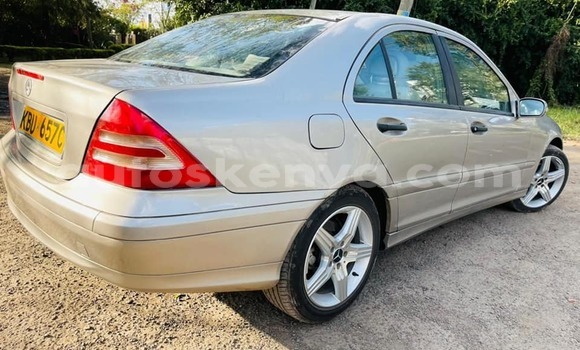 Oofamaa Mercedes‒Benz C–Class Silver Makiinaa iti Nairobi keessatti Nairobi keessatti Oofamaa Mercedes‒Benz C–Class Silver Makiinaa iti Nairobi keessatti Nairobi keessatti