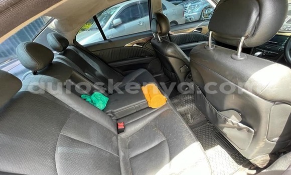 Oofamaa Mercedes-Benz E-Classe Beige Makiinaa iti Nairobi keessatti Nairobi keessatti Oofamaa Mercedes-Benz E-Classe Beige Makiinaa iti Nairobi keessatti Nairobi keessatti