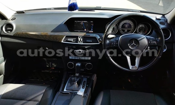 Oofamaa Mercedes-Benz C-Classe Black Makiinaa iti Nairobi keessatti Nairobi keessatti Oofamaa Mercedes-Benz C-Classe Black Makiinaa iti Nairobi keessatti Nairobi keessatti