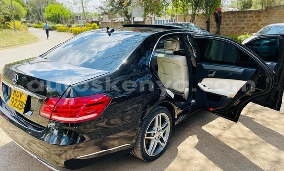 Oofamaa Mercedes-Benz E-Classe Black Makiinaa iti Nairobi keessatti Nairobi keessatti Oofamaa Mercedes-Benz E-Classe Black Makiinaa iti Nairobi keessatti Nairobi keessatti