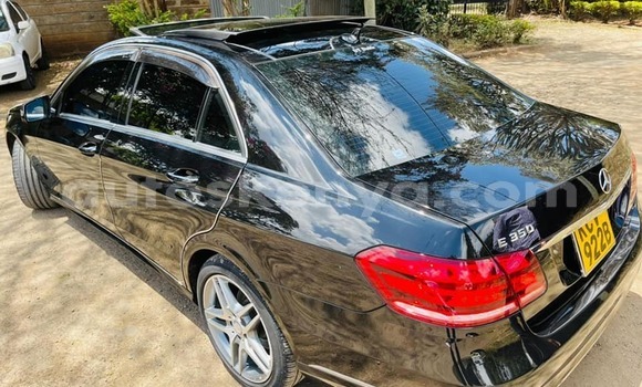 Oofamaa Mercedes-Benz E-Classe Black Makiinaa iti Nairobi keessatti Nairobi keessatti Oofamaa Mercedes-Benz E-Classe Black Makiinaa iti Nairobi keessatti Nairobi keessatti