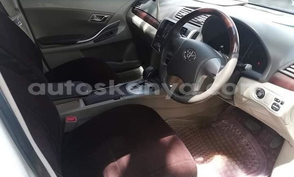 Oofamaa Toyota Premio White Makiinaa iti Nairobi keessatti Nairobi keessatti Oofamaa Toyota Premio White Makiinaa iti Nairobi keessatti Nairobi keessatti