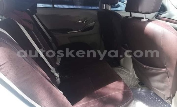 Oofamaa Toyota Premio White Makiinaa iti Nairobi keessatti Nairobi keessatti Oofamaa Toyota Premio White Makiinaa iti Nairobi keessatti Nairobi keessatti