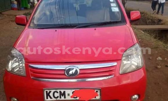 Oofamaa Toyota Raum Red Makiinaa iti Kiambu keessatti Central Kenya keessatti