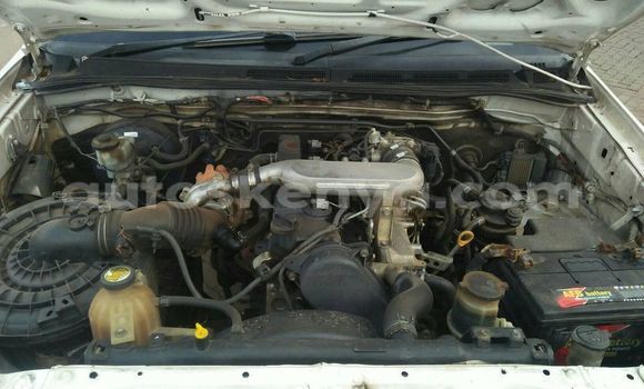 Nunua Ilio tumika Toyota Hilux Nyeupe Gari ndani ya Nairobi nchini Nairobi Nunua Ilio tumika Toyota Hilux Nyeupe Gari ndani ya Nairobi nchini Nairobi