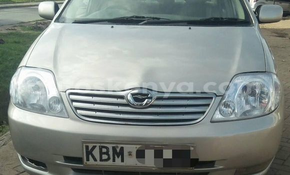 Oofamaa Toyota Corolla Silver Makiinaa iti Nairobi keessatti Nairobi keessatti