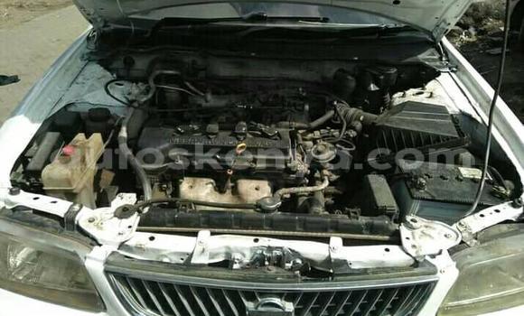 Oofamaa Nissan Sunny White Makiinaa iti Nairobi keessatti Nairobi keessatti Oofamaa Nissan Sunny White Makiinaa iti Nairobi keessatti Nairobi keessatti