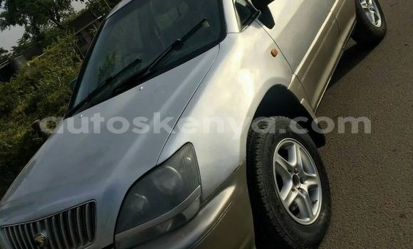 Oofamaa Toyota Harrier Silver Makiinaa iti Nairobi keessatti Nairobi keessatti Oofamaa Toyota Harrier Silver Makiinaa iti Nairobi keessatti Nairobi keessatti