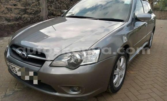 Oofamaa Subaru Legacy Silver Makiinaa iti Nairobi keessatti Nairobi keessatti
