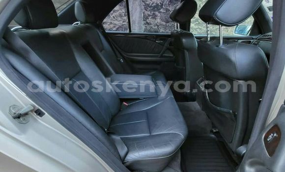 Oofamaa Mercedes‒Benz E–Class Silver Makiinaa iti Nairobi keessatti Nairobi keessatti Oofamaa Mercedes‒Benz E–Class Silver Makiinaa iti Nairobi keessatti Nairobi keessatti