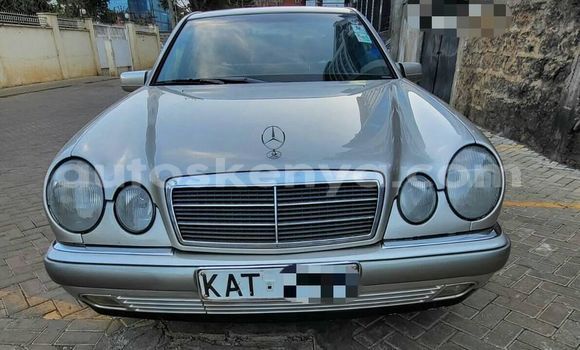 Oofamaa Mercedes‒Benz E–Class Silver Makiinaa iti Nairobi keessatti Nairobi keessatti Oofamaa Mercedes‒Benz E–Class Silver Makiinaa iti Nairobi keessatti Nairobi keessatti