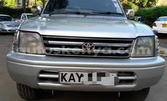 Nunua Ilio tumika Toyota Land Cruiser Prado Fedha Gari ndani ya Nairobi nchini Nairobi