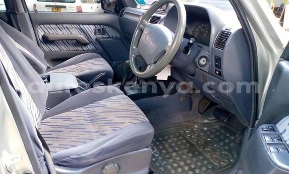 Nunua Ilio tumika Toyota Land Cruiser Prado Fedha Gari ndani ya Nairobi nchini Nairobi Nunua Ilio tumika Toyota Land Cruiser Prado Fedha Gari ndani ya Nairobi nchini Nairobi