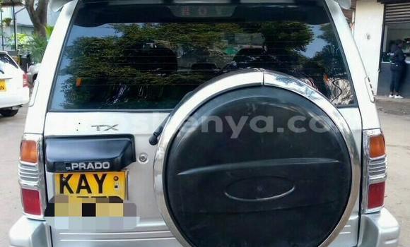 Nunua Ilio tumika Toyota Land Cruiser Prado Fedha Gari ndani ya Nairobi nchini Nairobi Nunua Ilio tumika Toyota Land Cruiser Prado Fedha Gari ndani ya Nairobi nchini Nairobi