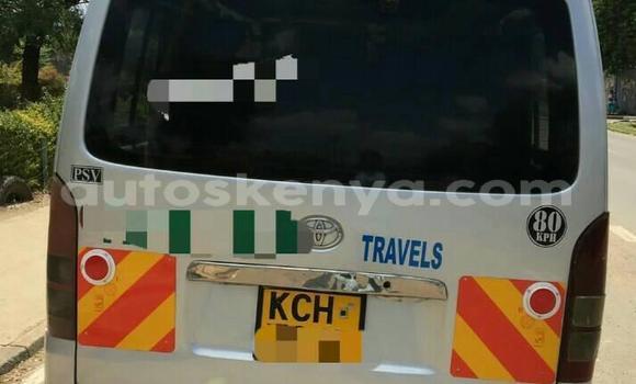 Nunua Ilio tumika Toyota Hiace Fedha Gari ndani ya Nairobi nchini Nairobi Nunua Ilio tumika Toyota Hiace Fedha Gari ndani ya Nairobi nchini Nairobi