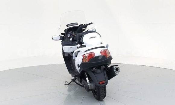 Buy Used Suzuki Burgman White Bike in Kajiado in Nairobi Buy Used Suzuki Burgman White Bike in Kajiado in Nairobi