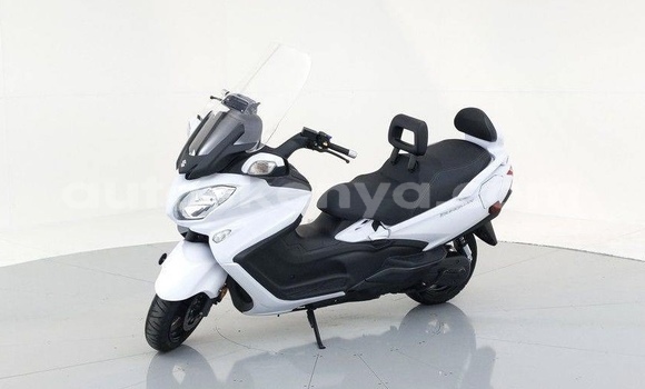 Buy Used Suzuki Burgman White Bike in Kajiado in Nairobi Buy Used Suzuki Burgman White Bike in Kajiado in Nairobi