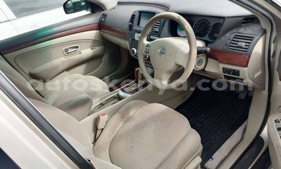 Nunua Ilio tumika Nissan Bluebird Fedha Gari ndani ya Nairobi nchini Nairobi Nunua Ilio tumika Nissan Bluebird Fedha Gari ndani ya Nairobi nchini Nairobi