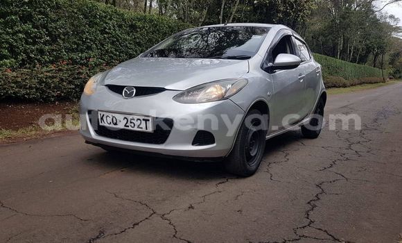 Oofamaa Mazda Demio Silver Makiinaa iti Nairobi keessatti Nairobi keessatti